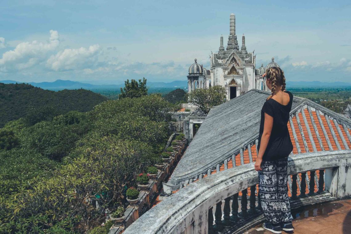 Schöne Aussicht vom Palast in Phetchaburi auf die Umgebung