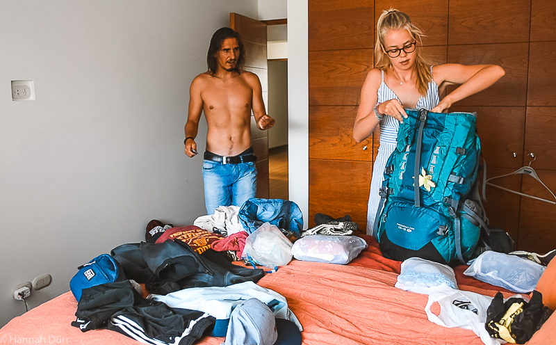 Wir packen unsere Backpacks in Lima