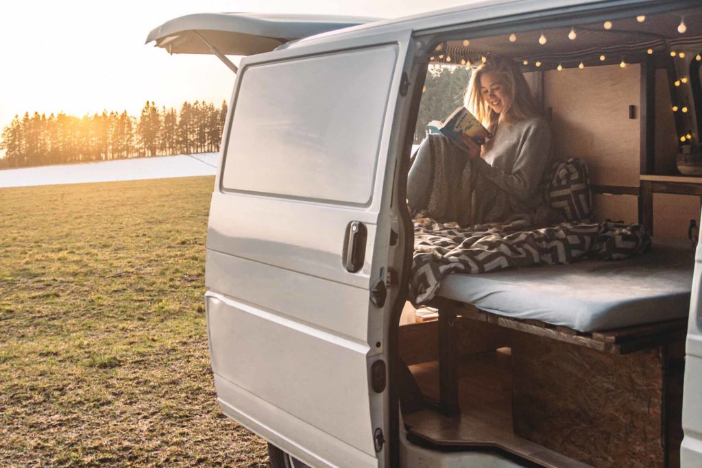 Bild: Umgang mit Stress als Student, Auszeiten nehmen: Ausflug in unserem VW T4 Camper